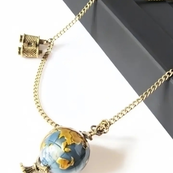 ANTHROPOLOGIE EXPLORER TRAVEL GLOBE NECKLACE - Picture 3 of 5